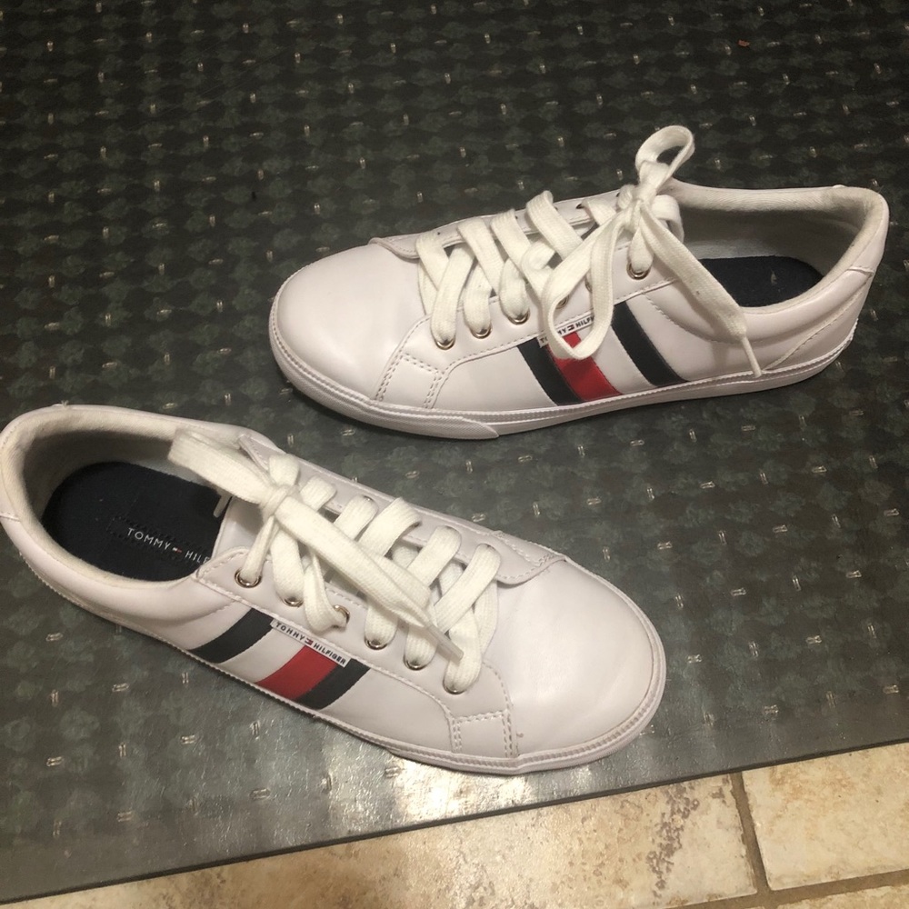 Worn once! Tommy Hilfiger sneaker size 8